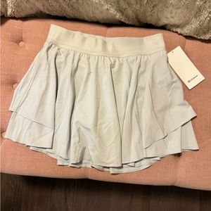 Lululemon Court Rival HR Skirt Sz 8